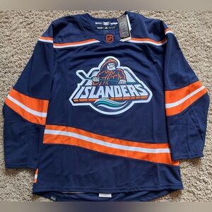 New York Islanders Reverse Retro 2.0 NWT hockey jersey